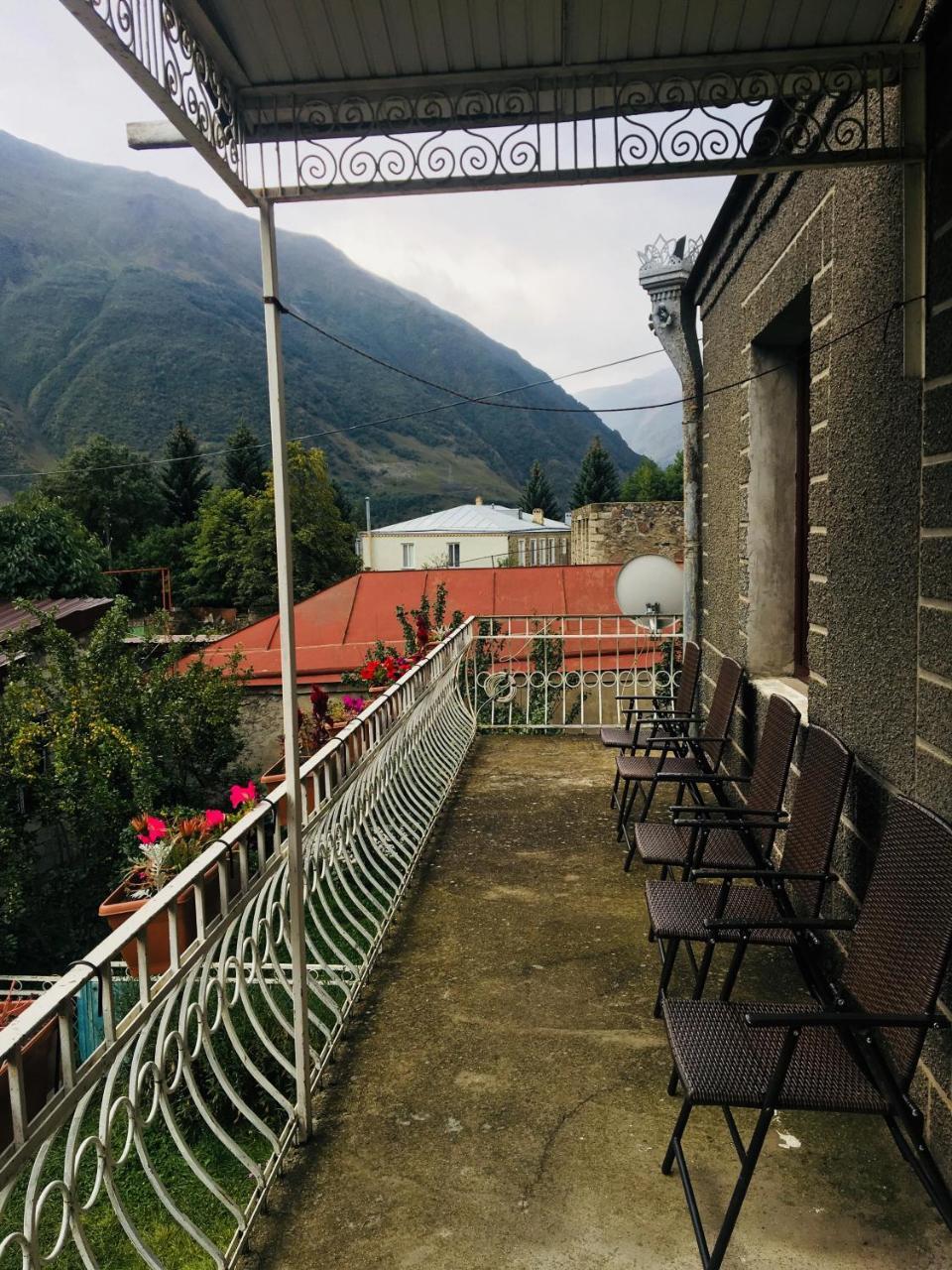 Maia'S Guest House Gergeti Kasbegi Buitenkant foto